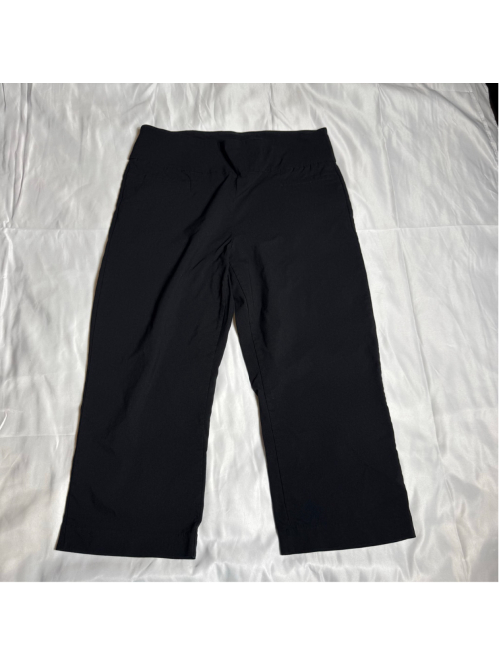 Women's Briggs Black Capri Pants Size 10